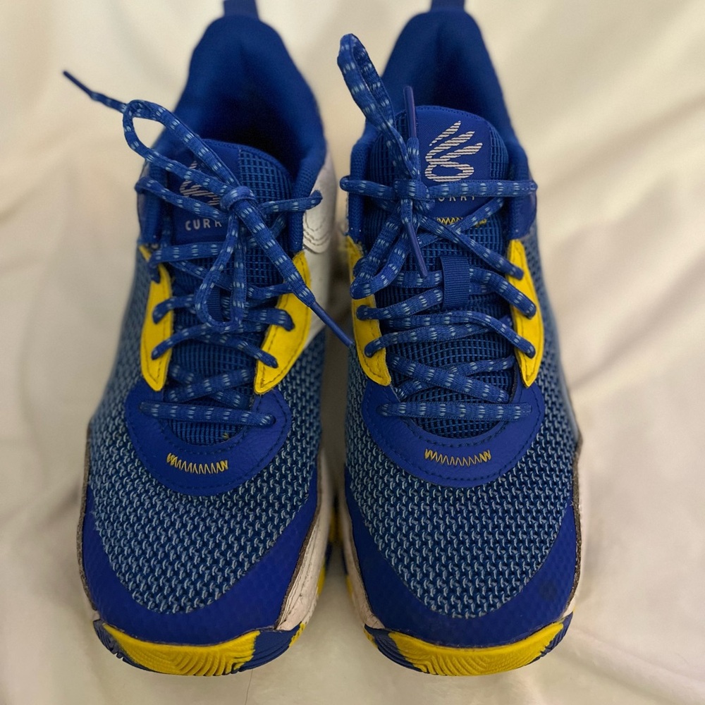 Under Armour Big Kid’s Curry 3Z 24 Basketball Sneakers Size 5.5